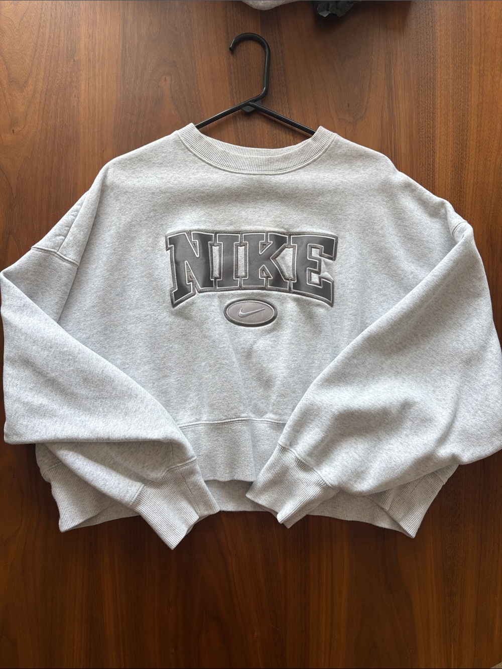 Nike Women’s Gray Embroidered Logo Crewneck Sweatshirt